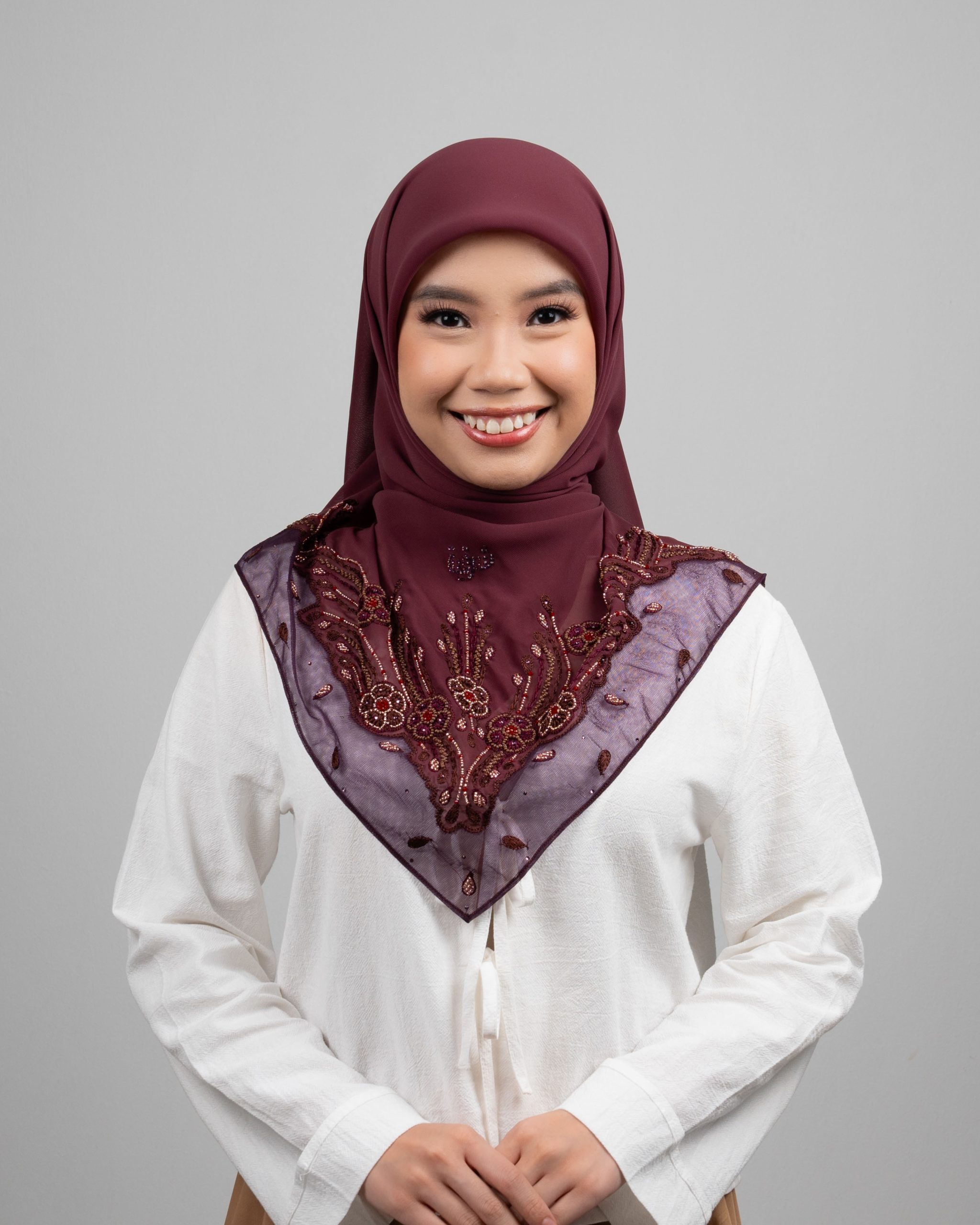 Inara Beads Lace Square - Garnet
