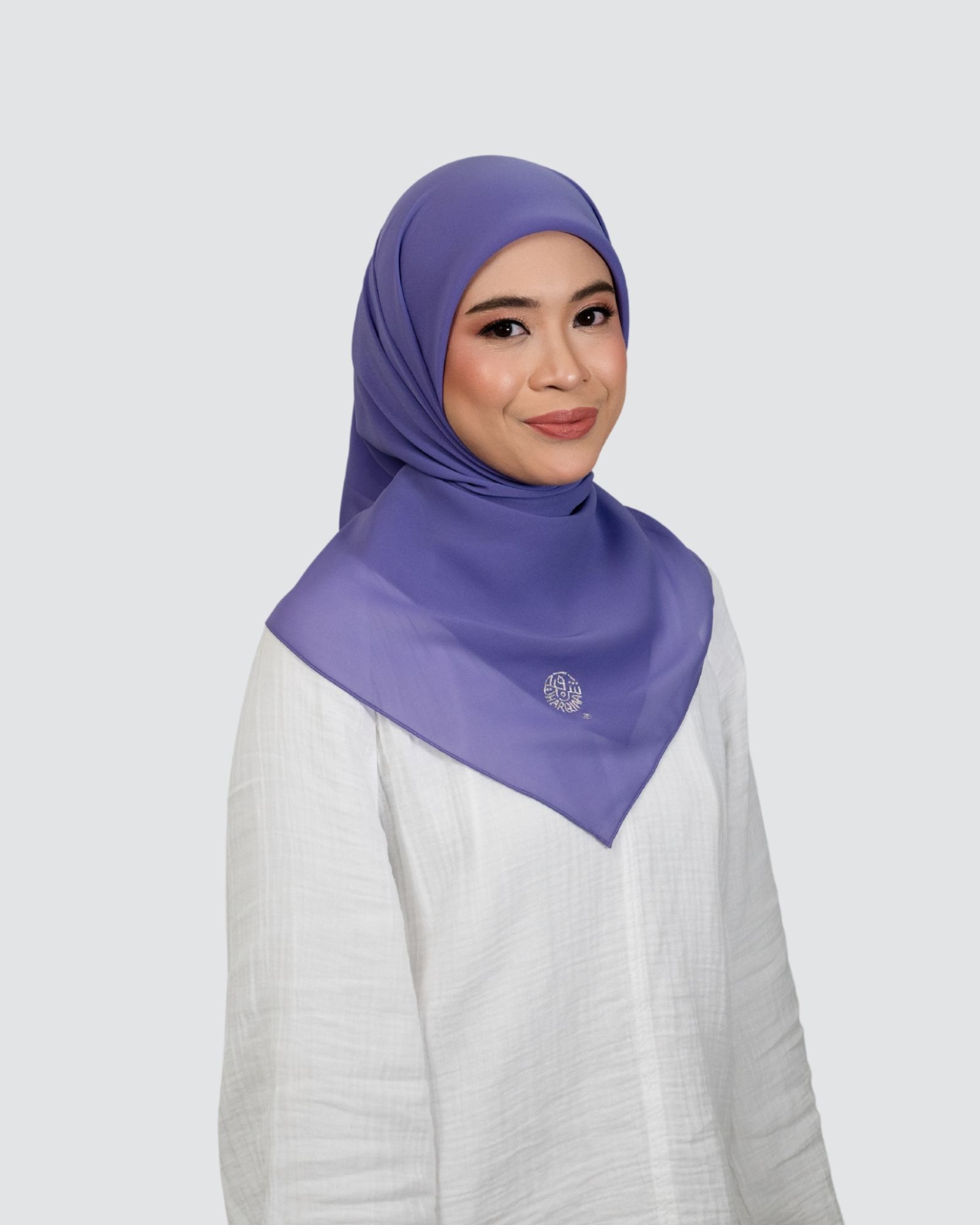 Plain Chiffon Square - Daisy Bush